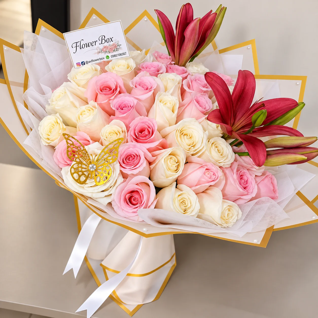 Buchón de 50 rosas con lirios