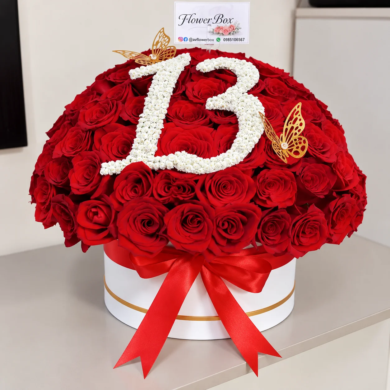 Box 150 Rosas personalizado con inicial o número